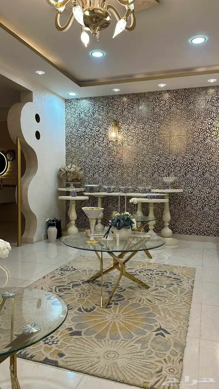 للبيع فله فاخرة بحي الحمر مع الاثاث 6