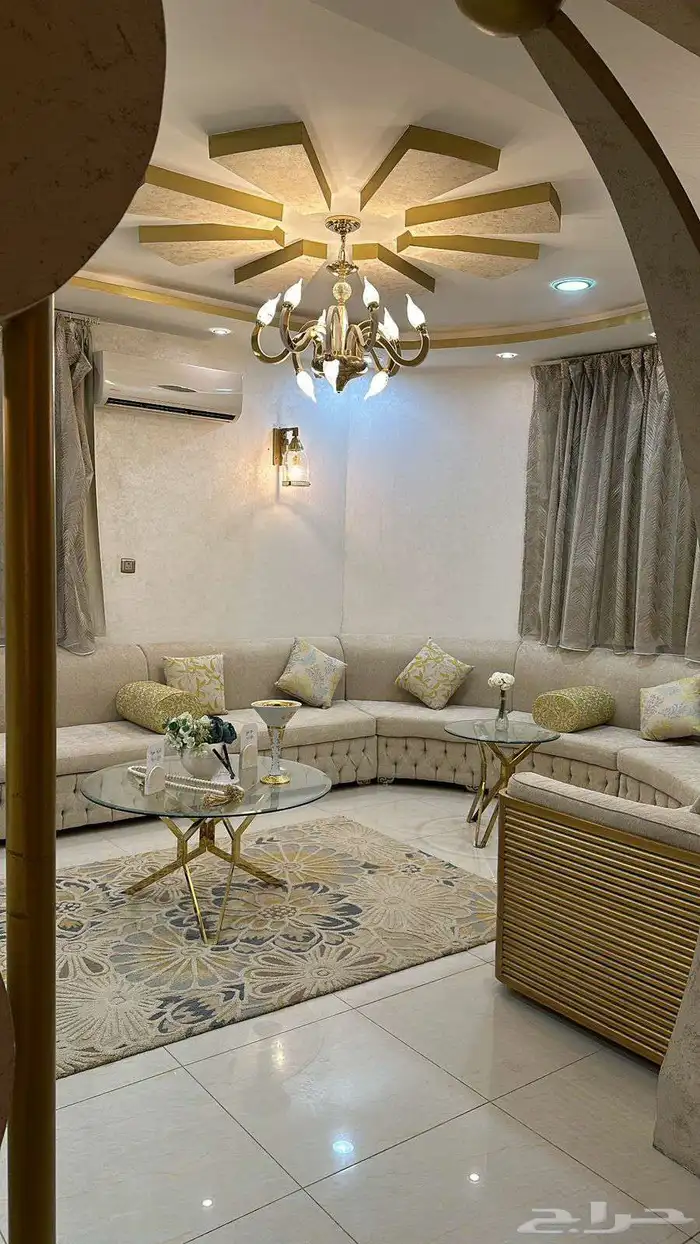 للبيع فله فاخرة بحي الحمر مع الاثاث 1