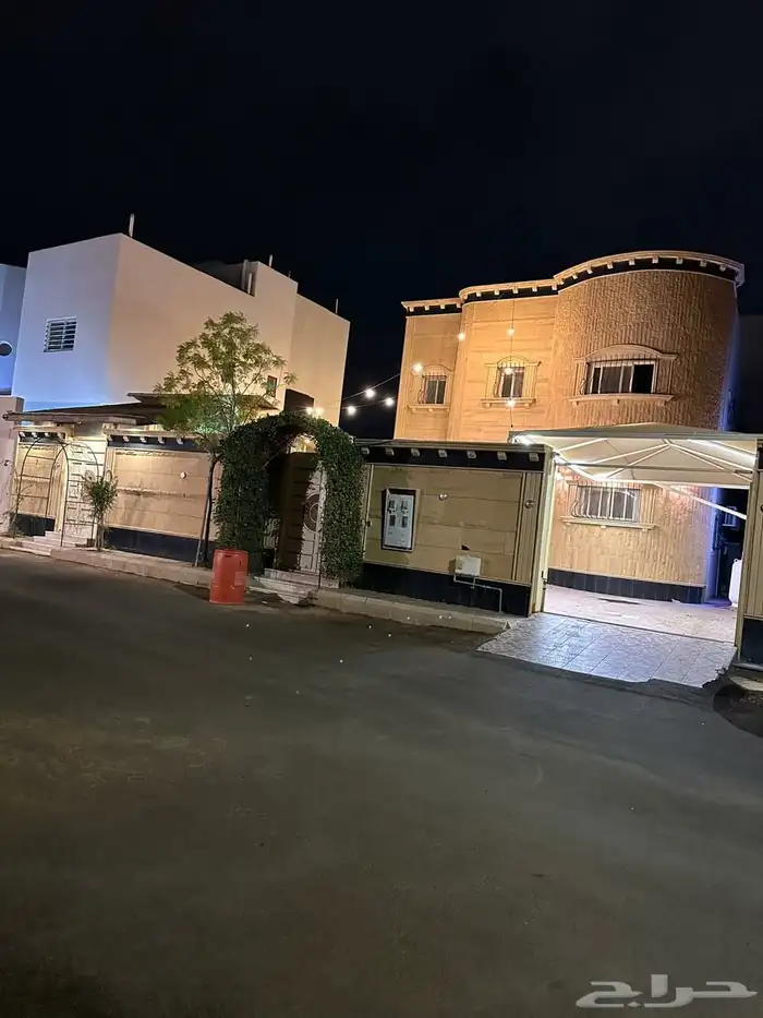 للبيع فله فاخرة بحي الحمر مع الاثاث 5