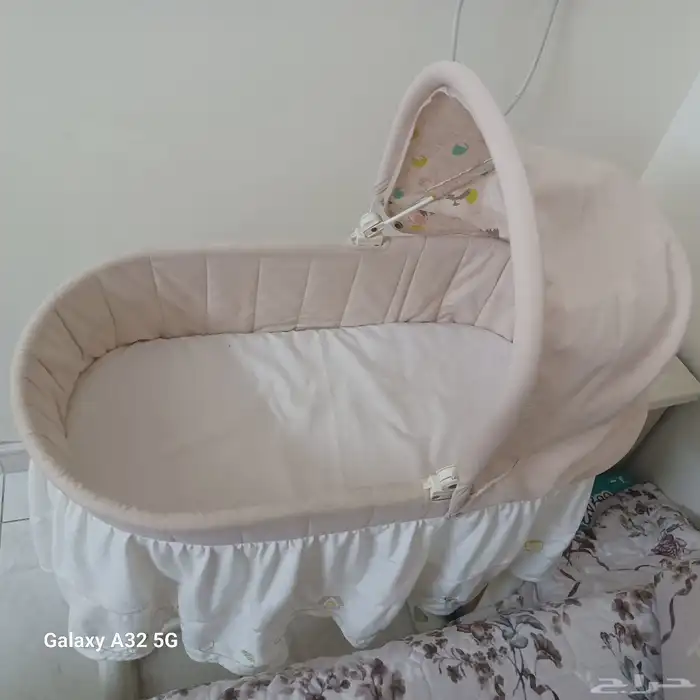 سرير اطفال بحاله ممتازه 0