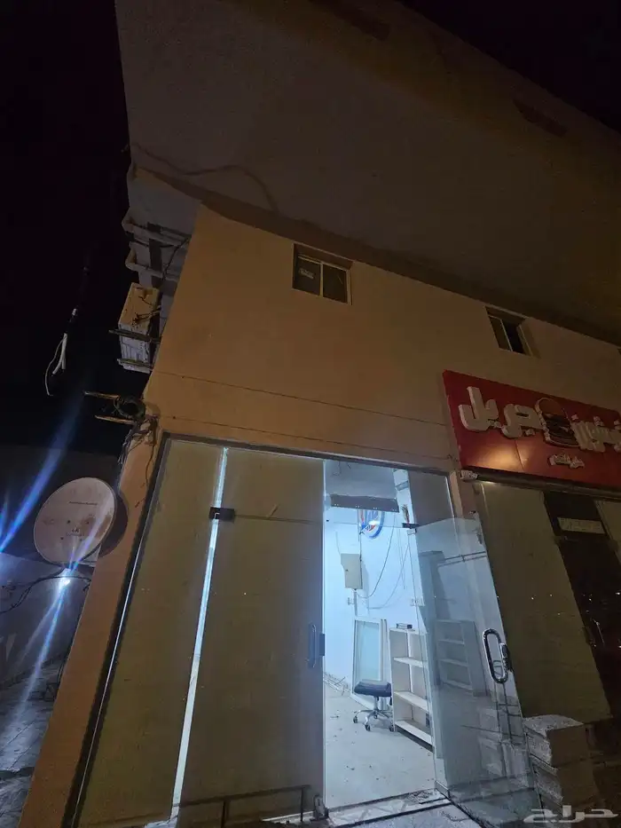 للايجار دورين محل تجاري شارع 32 في ابحر قريب يب الكرونيش 1