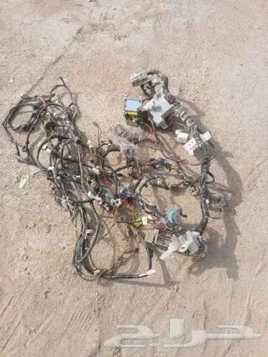 قطع غيار تشليح كورولا موديل 2005 19