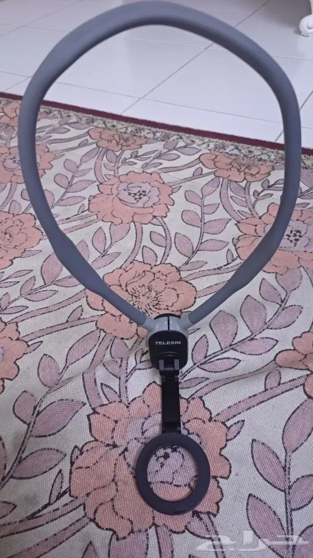 تعليقة جوال على الرقبة 1
