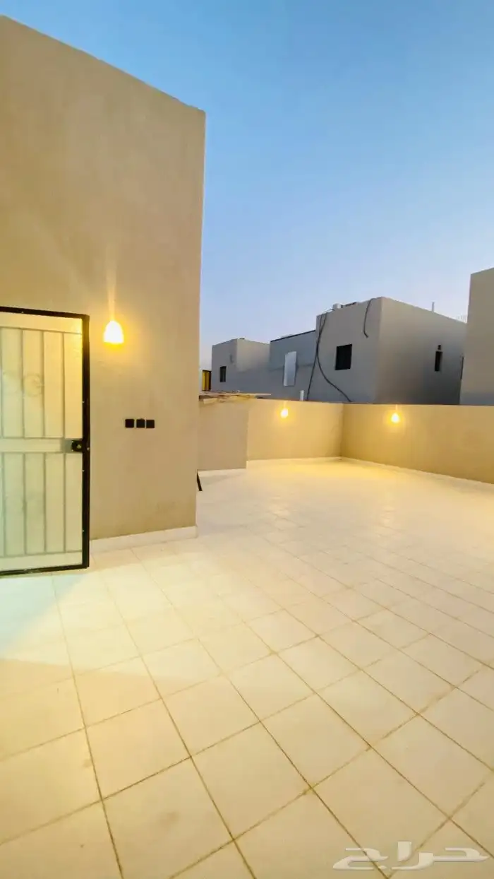 فيلا للبيع نظام شقق دور وملحق _حي الرحمانية مع الحمدانية 32