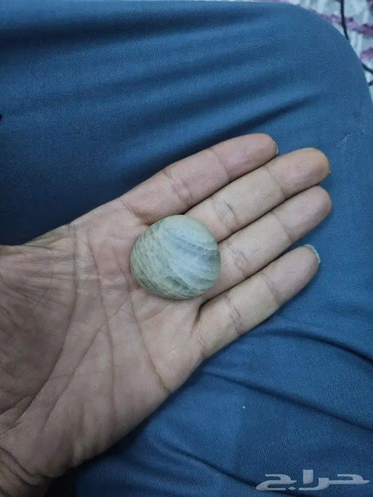 حجر القمر طبيعي 0
