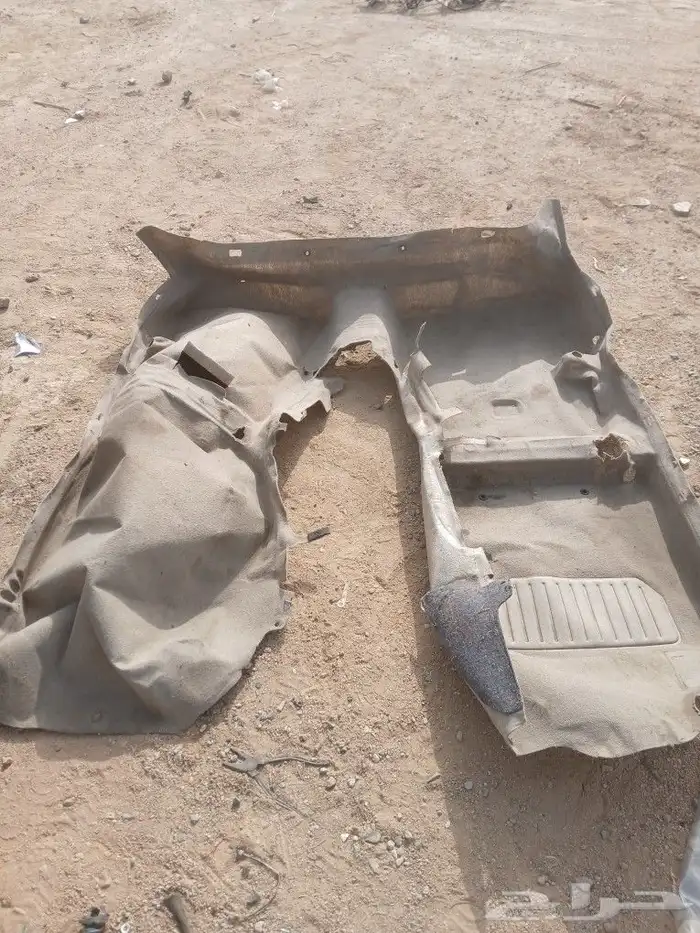 قطع غيار تشليح كورولا موديل 2005 23