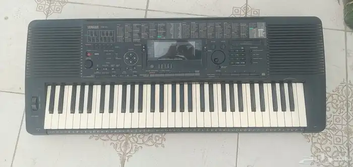 بيانو للبيع على حالته الراهنه 2