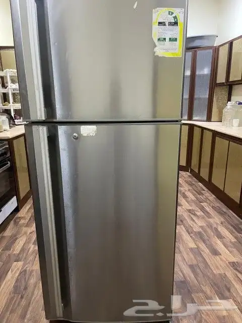 ثلاجه نظيفه برده مره وثلاجه فيش ثلاثي ماطور زين ممتاز 0