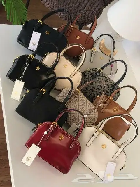 يوجد جميع انوع الشنط جمله. وقطاعي 5