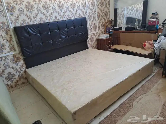 سرير كبير مع المرتبة 200 180سم 1