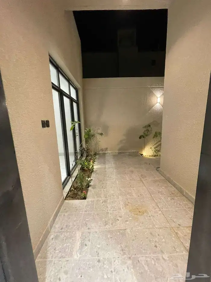 فيلا تاون هاوس دور أرضي حي الجنادريه بوابة الشرق 9