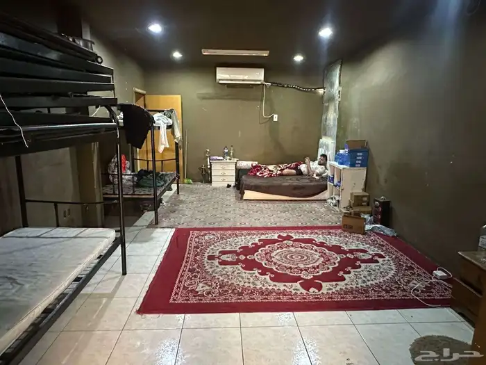 سكن شركات التوصيل مع حواش مناسب لدبابات 1