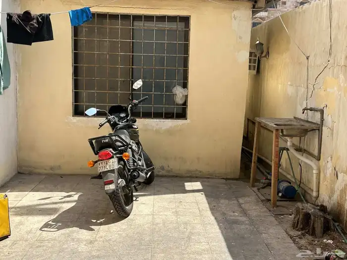 سكن شركات التوصيل مع حواش مناسب لدبابات 4