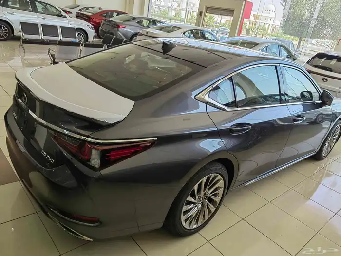 ليكزس اي اس 350 CC موديل 2025 3