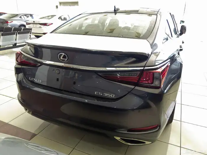 ليكزس اي اس 350 CC موديل 2025 4