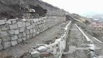 يوجد لدنيا بكلينات للقص وهدم العماير وتفتيت الصخور. 0