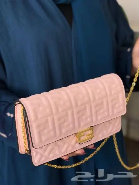 شنطه فندي هاي كوالتي بالوان جذابه شامل التوصيل والشحن 5