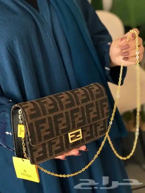 شنطه فندي هاي كوالتي بالوان جذابه شامل التوصيل والشحن 0