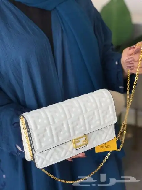 شنطه فندي هاي كوالتي بالوان جذابه شامل التوصيل والشحن 1