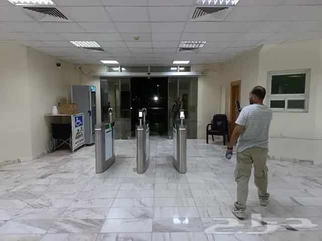 بوابة زراع دخول وخروج الموظفين بوابة دوارة 3