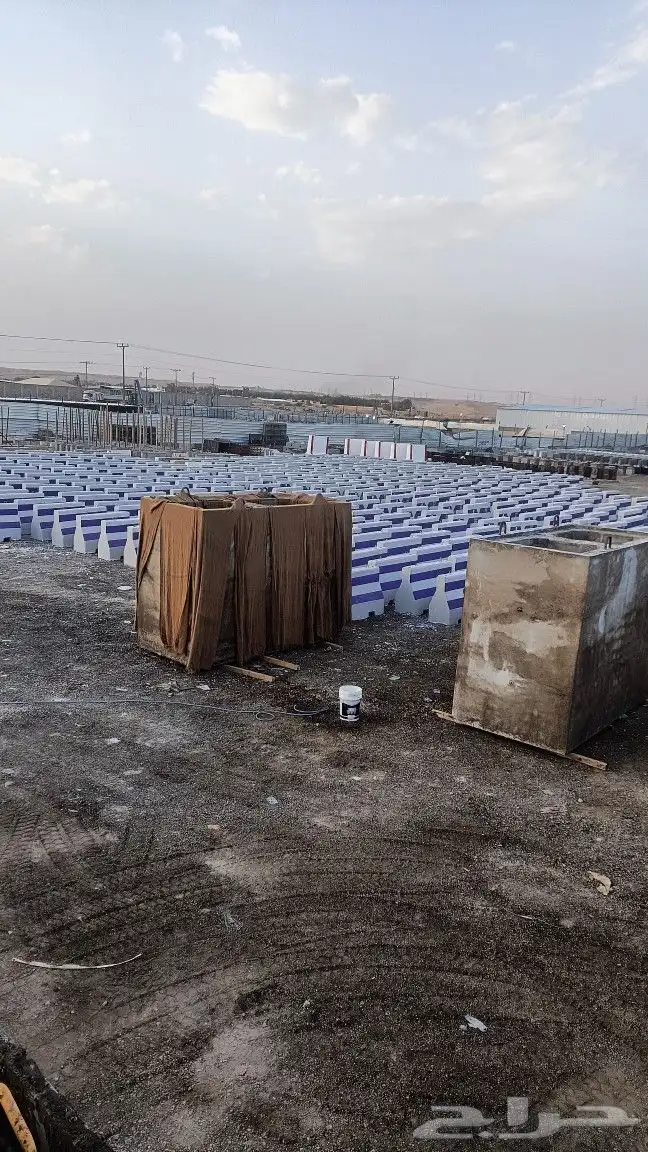 حواجز خرسانيه وزينة حدائق 10