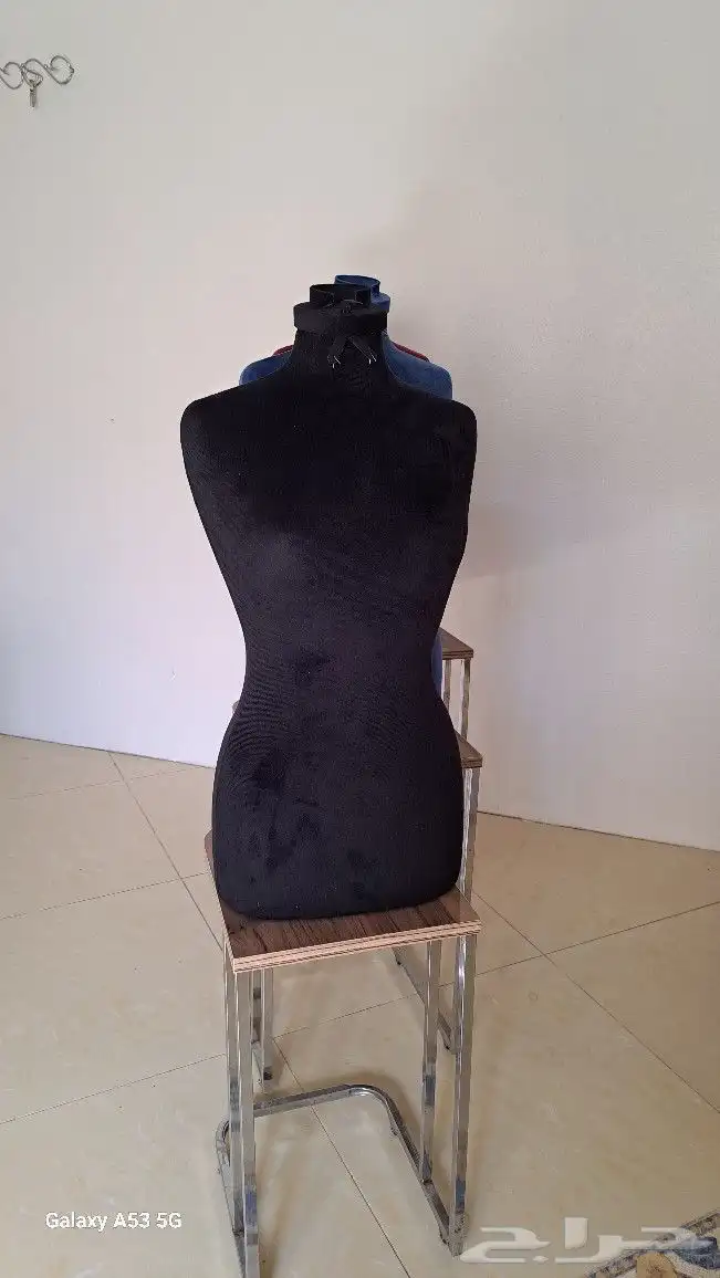 مانيكان نسائي بطول 68 سم بالوان مختلفه 1