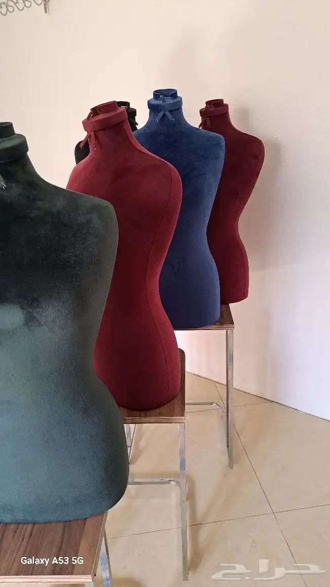 مانيكان نسائي بطول 68 سم بالوان مختلفه 8