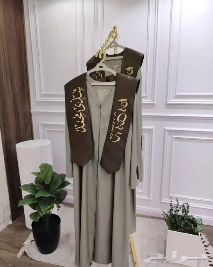 عبايه التخرج   2025 5