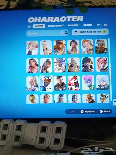 حساب فورتنايت للبيع فيه 108 سكنات واكسات 145 ورقصات كامله300 3