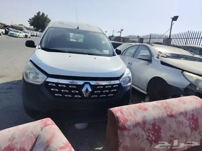 رينو دوكر فان 2016 إلى 2023 0