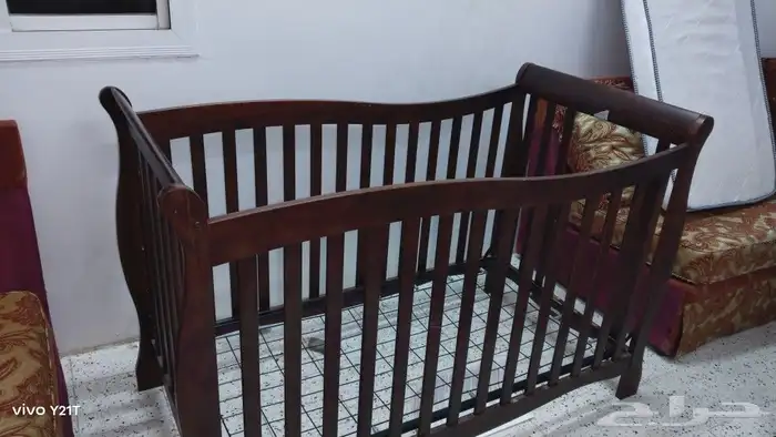 سرير اطفال 1