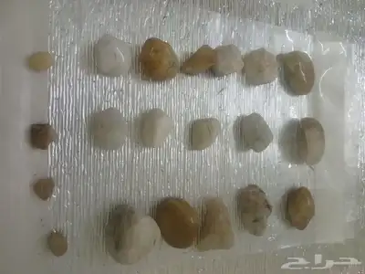 احجار كريمة متنوعه نرغب ببيعها 1
