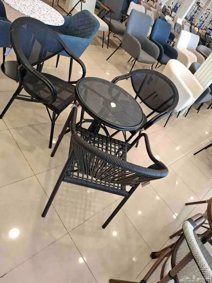 كراسي وطاولات خارجيه وداخليه 1