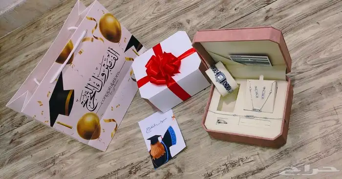 اطقم التخرج جوده ممتازه وضمان سنتين   السعر 150 11