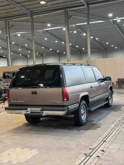 GMC سوبربان موديل 1996 3