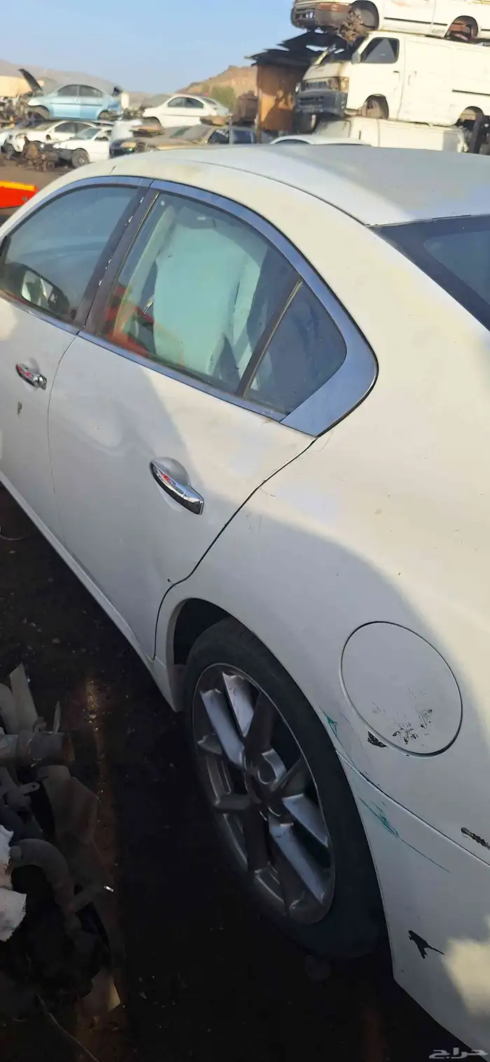 نيسان ميكسما موديل 2010 قطع غيار تشليح 1