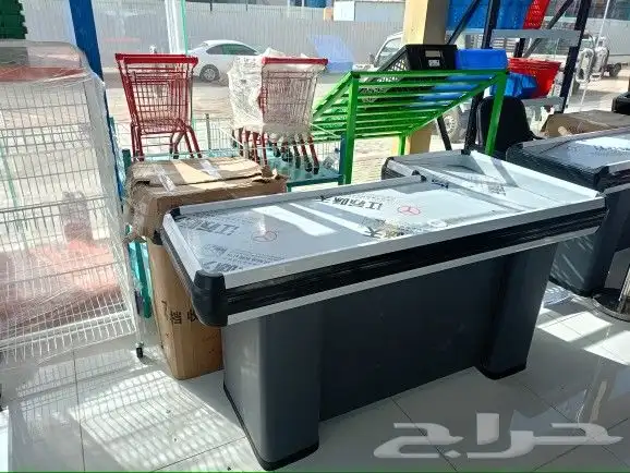 يوجد لدينا كاشيرات وارفف مستودعات ومحلات وكروم 0