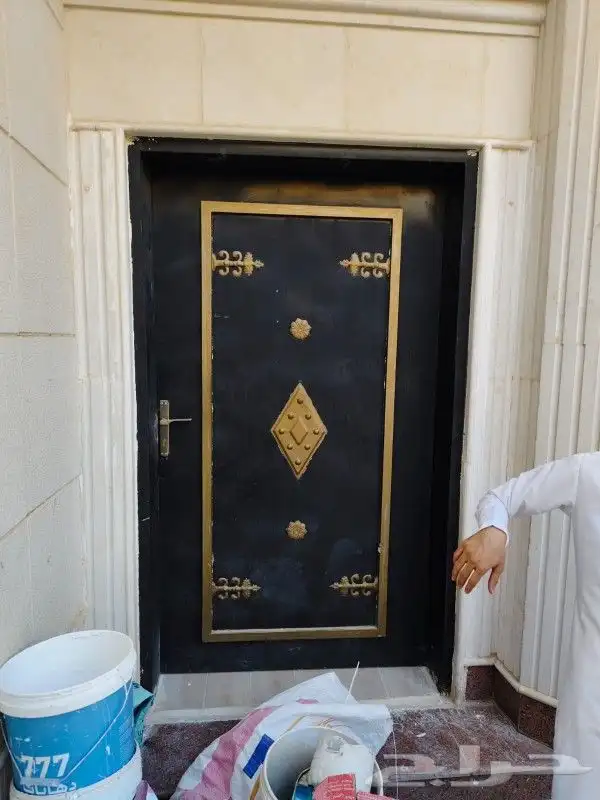 ابواب ليزر ابواب المنيوم ابواب دبل ساج شباك حديد مضلات سواتر 1