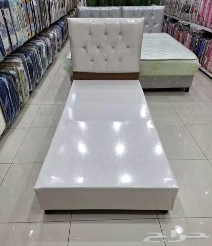 سرير خشب جلد 2