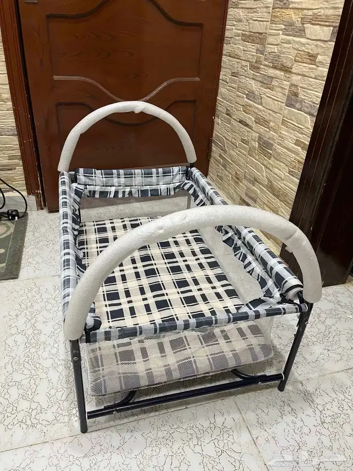 سرير اطفال 1