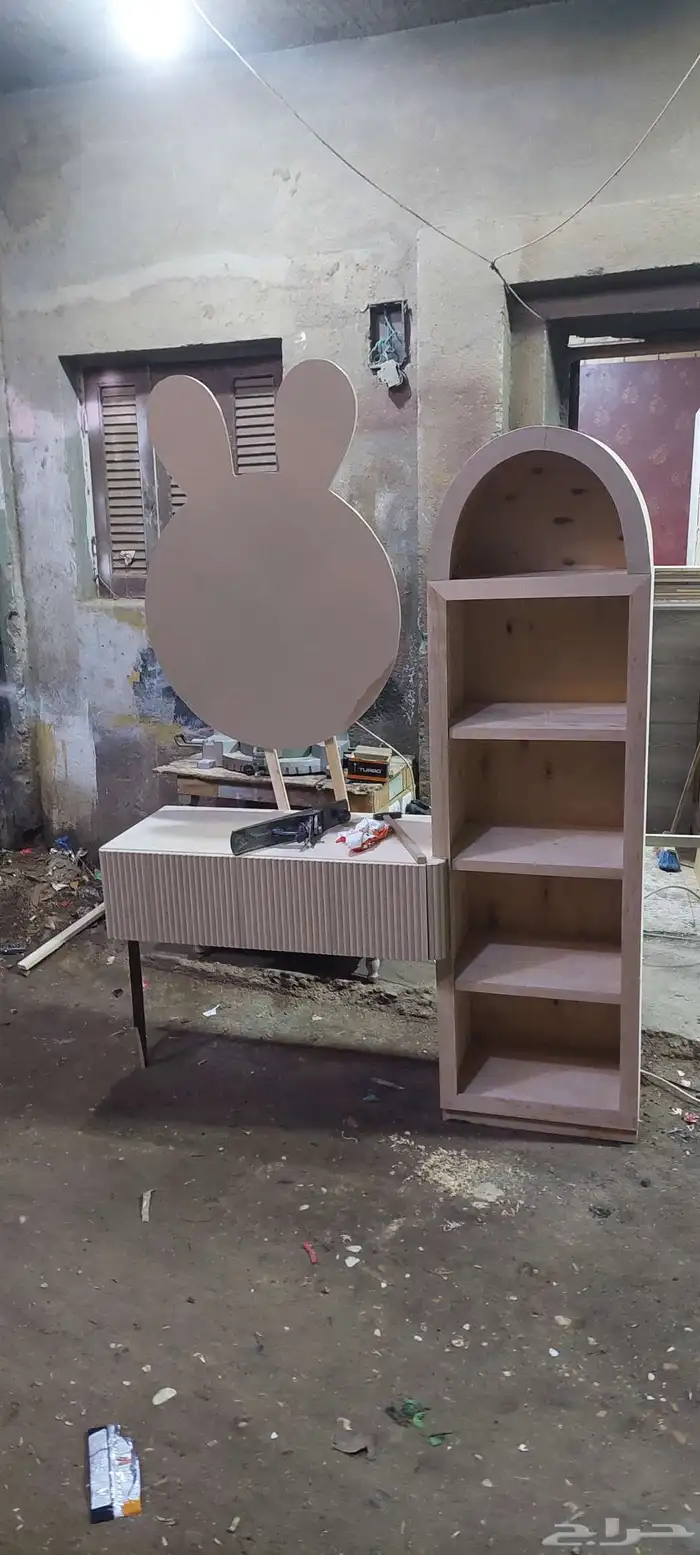 نجار فك وتركيب خزانة وابواب وجميع الديكورات بفضل الله 0