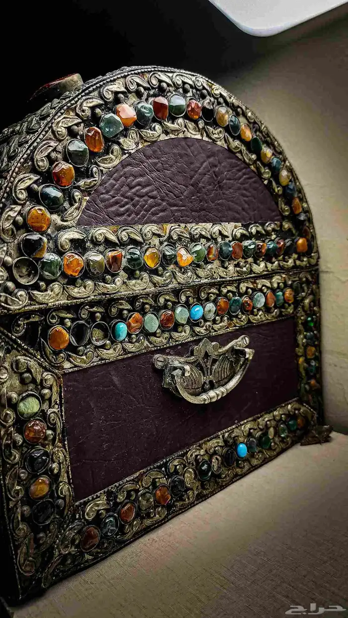 صندوق الأحجار الكريمة والفضة عمرها فوق ال 70 سنة 6