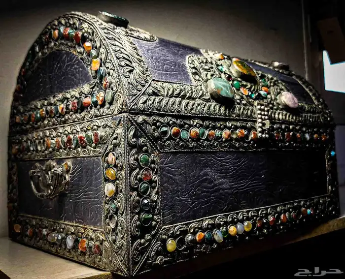 صندوق الأحجار الكريمة والفضة عمرها فوق ال 70 سنة 1