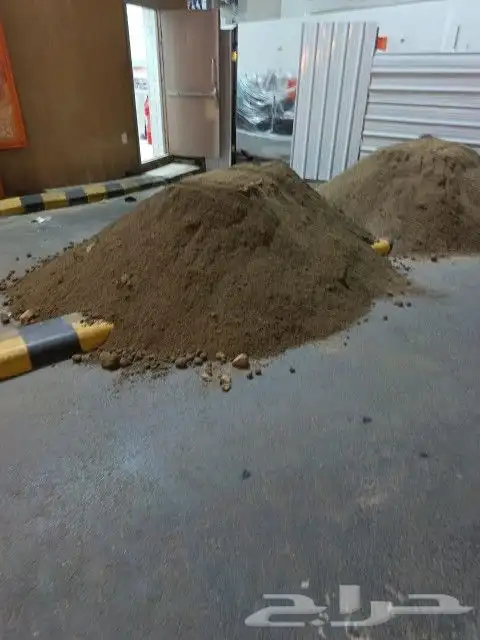 قلاب بطحاء اسمنت بلك اسود واحمر 3