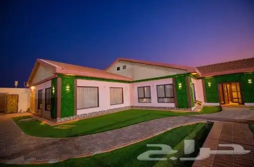 استراحة الشرق قسمين 0