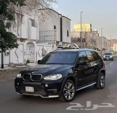 بي ام دبليو x5 2011 حالة نظيفة ممشى قليل 14