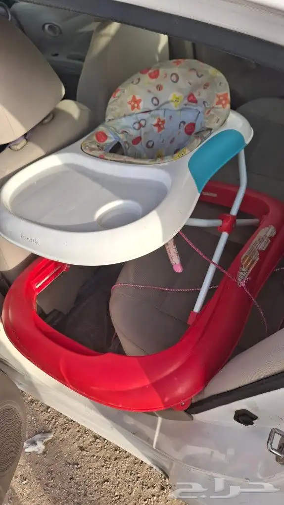 كرسي سيارة و كرسي هزاز و مشاية اطفال 0