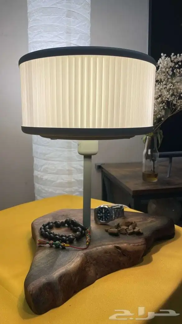 أباجورة خشبية فاخرة من خشب التيك   تصميم يدوي فريد 0