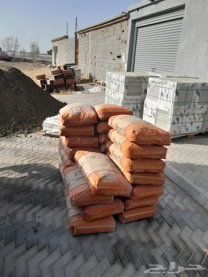 قلاب بطحاء اسمنت بلك اسود واحمر 0