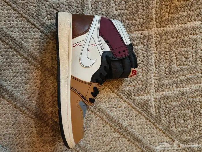 nike blazer mid 77 مستخدمه اصليه مع nike x travis scott 9
